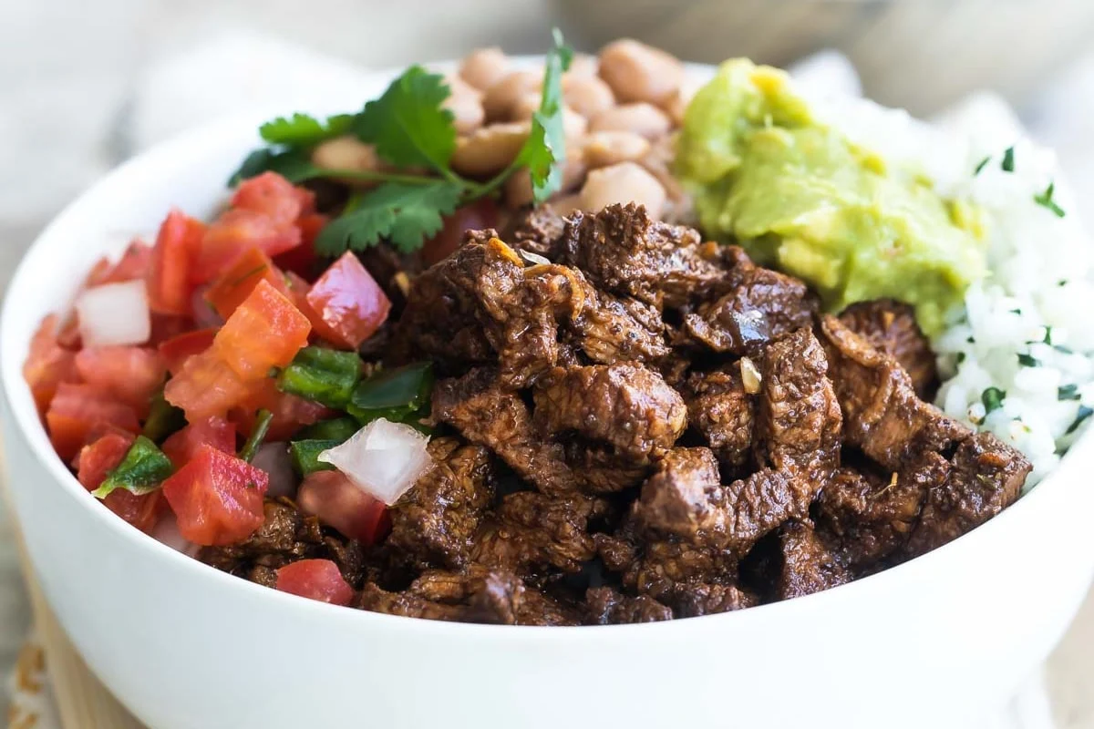 Sofritas vs Steak at Chipotle: Same Calories, Opposite Macros